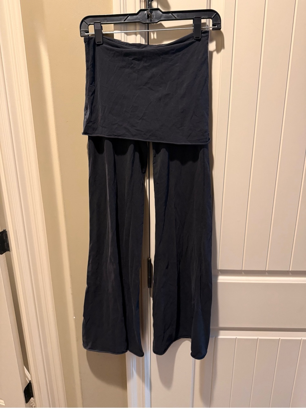 Lucy Activewear Black Boot-Cut Wide-Leg Pants - Picture 5 of 6